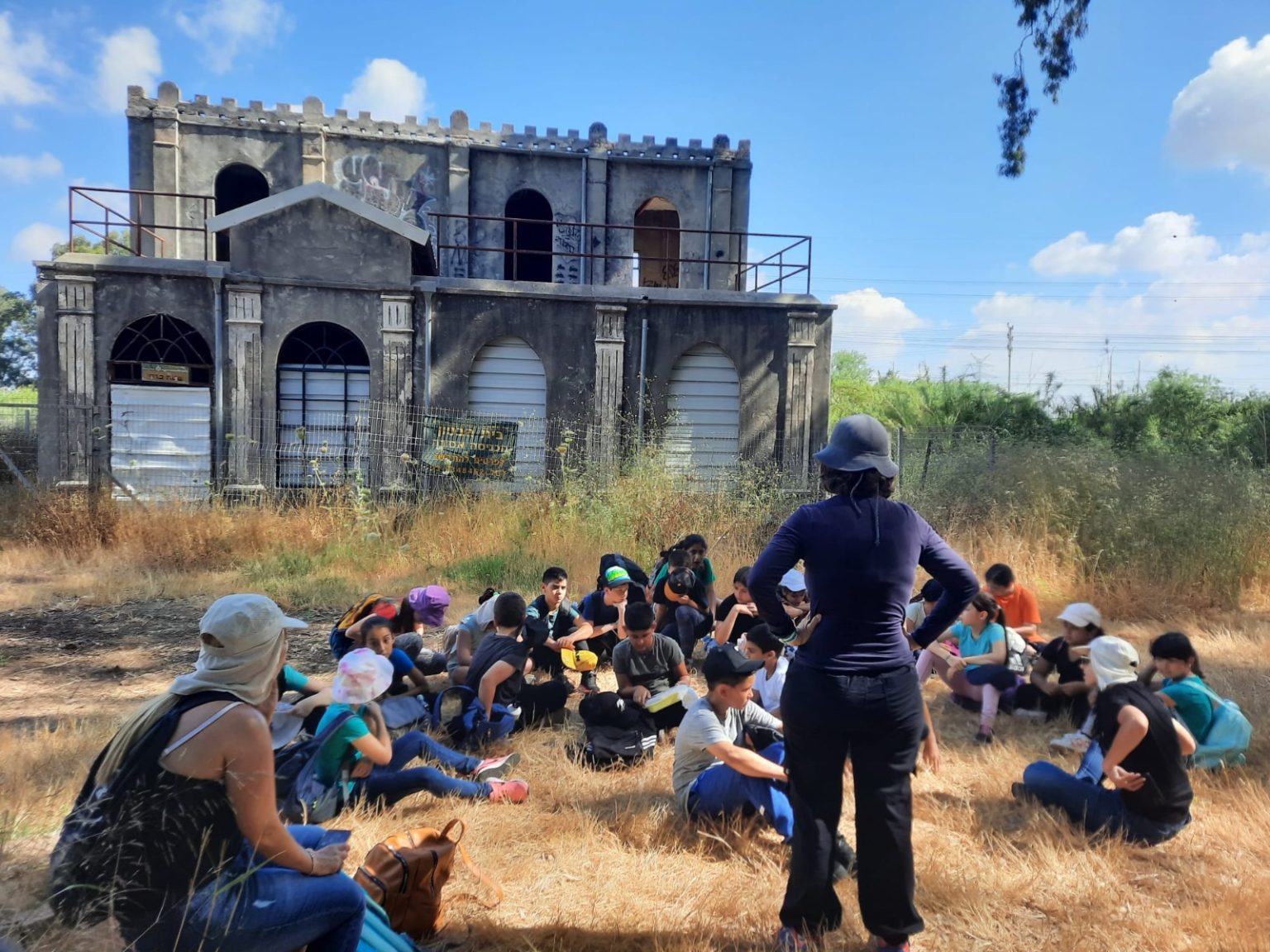 Read more about the article סיור מורשת בבית הבטון ונחל הירקון | המועצה לשימור אתרי מורשת בישראל & פתח תקווה